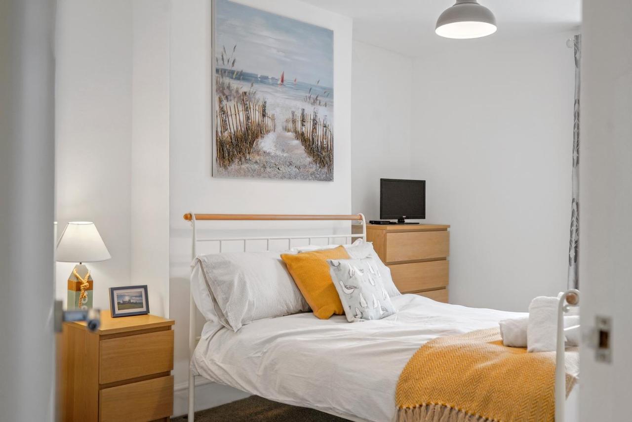 30 Percent Off! The Central Whitby Gem - 4 Bedrooms Exterior photo