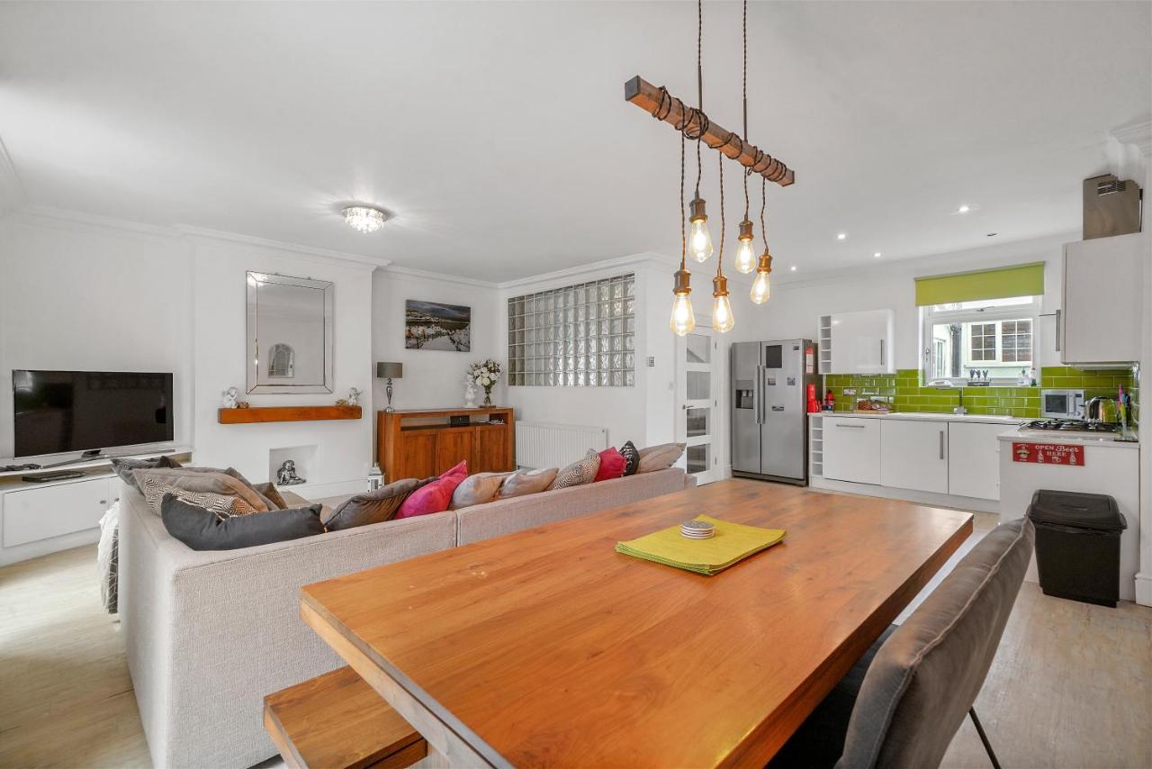 30 Percent Off! The Central Whitby Gem - 4 Bedrooms Exterior photo